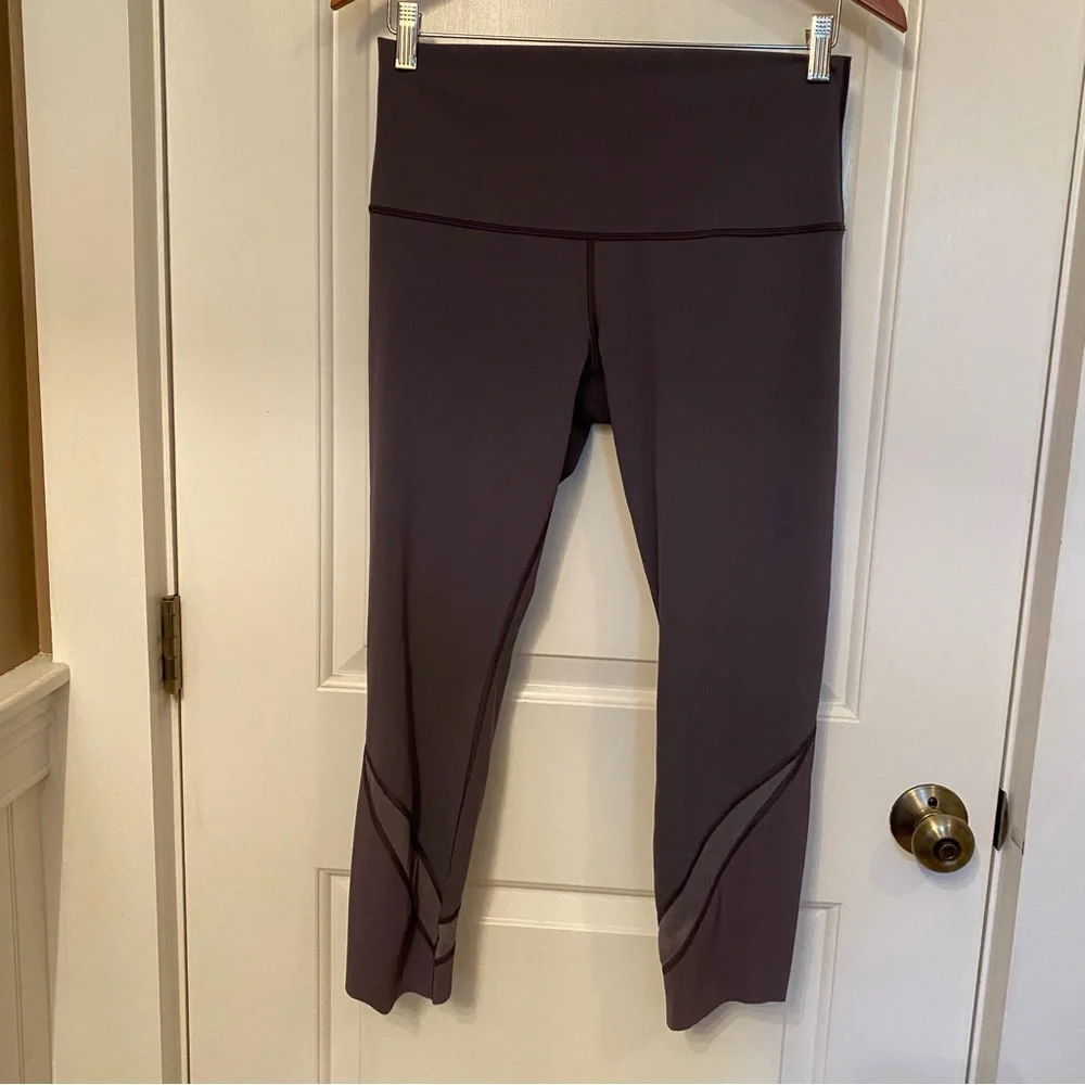 LULULEMON PANTS LEGGINGS CAPRI CROPPED GRAY SHEER SCALLOP HEM SIZE 10